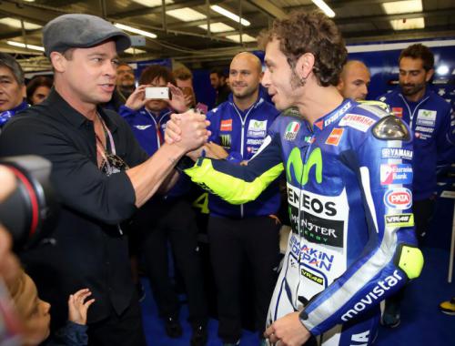 2 Brad Pitt a Valentino Rossi