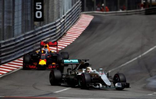 1 Hamilton - Ricciardo