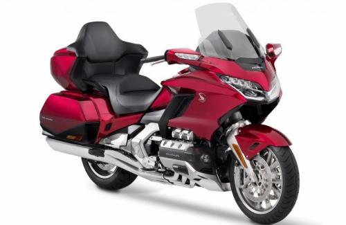 1-GoldWing-Tour-DCT-Airbag